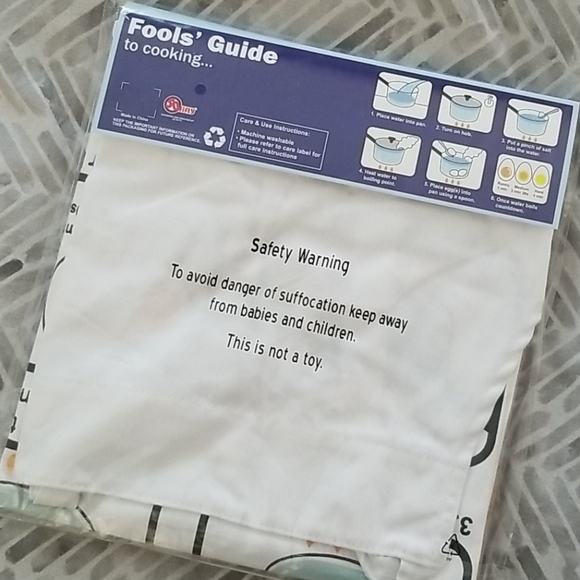 Fools Guide to Cooking Apron - Picture 3 of 5